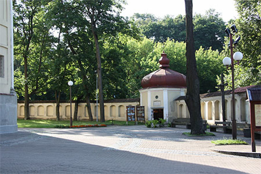 Jardin de l'église Saints Pierre et Paul