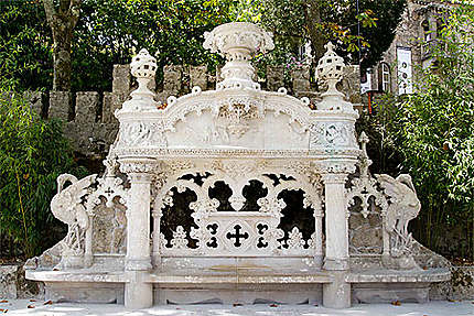 Sintra - Palais de la Regaleira - Banc de style manuélin