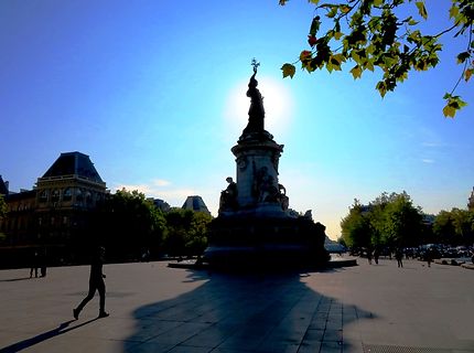 Place de la République et sa célèbre statue 