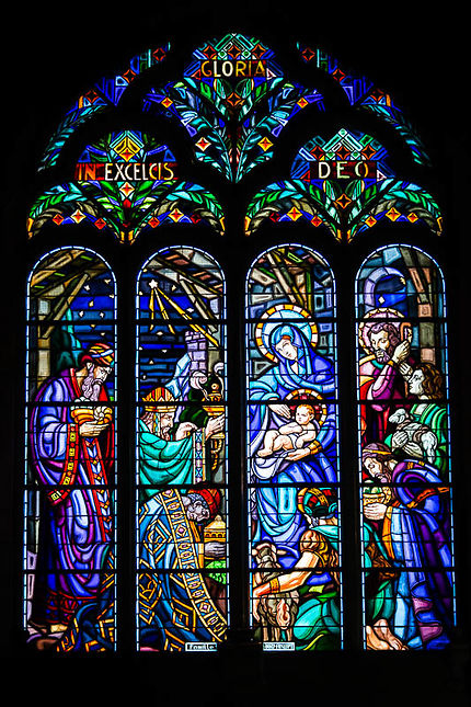 Bourg-en-Bresse, Basilique du Sacré-Coeur, vitrail