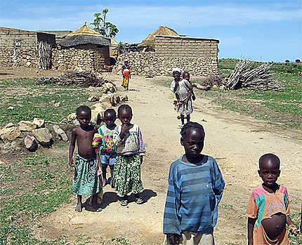 Habitants près du village de Rhumsiki