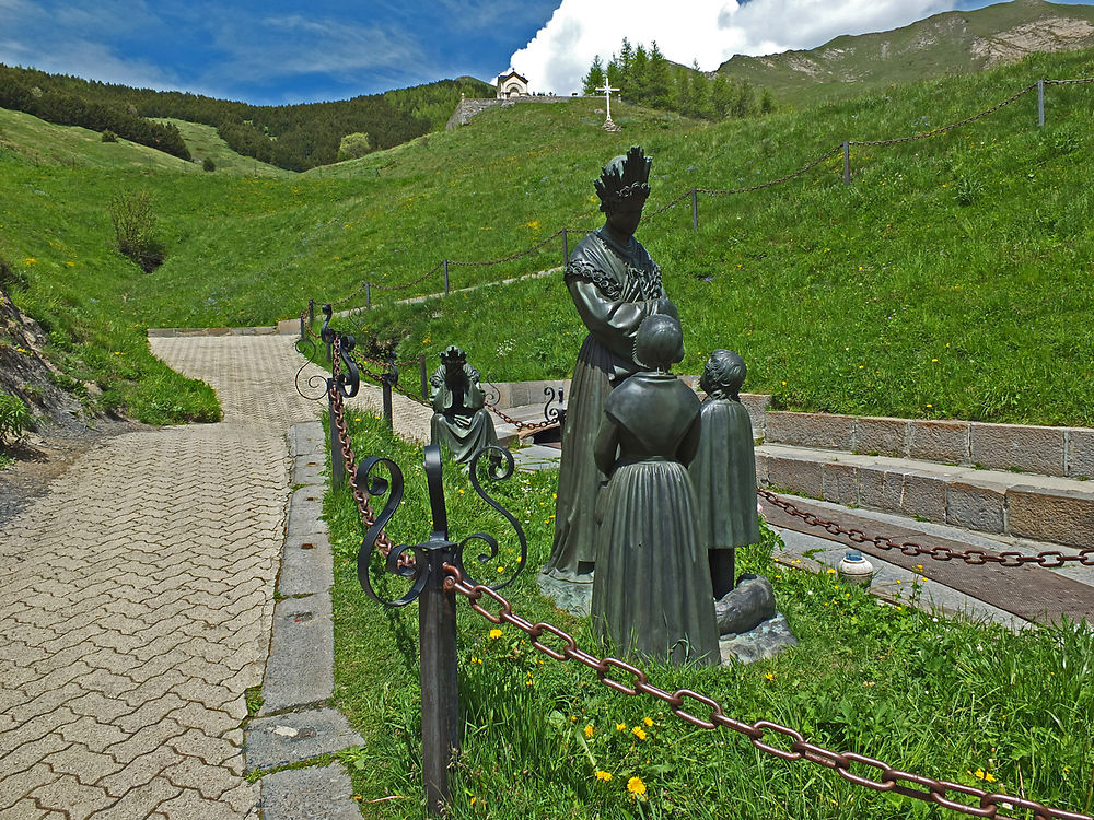 Notre-Dame de la Salette avec les deux enfants