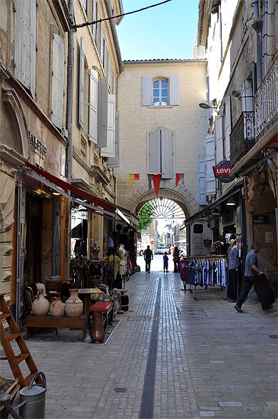 Sommières, rue principale Sommières, rue principale