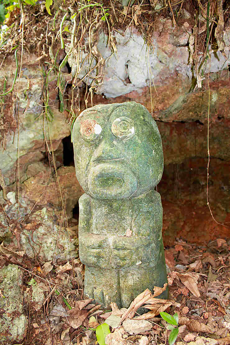 Descendre dans les grottes de la Cueva del Paraíso à Baracoa, à la découverte de la culture des Indiens taïnos.