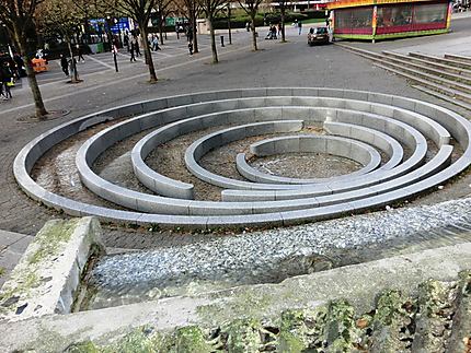 Fontaine labyrinthe 