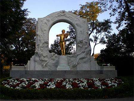 Le mémorial de Johann Strauss II au Stadtpark Le mémorial de Johann Strauss II au Stadtpark