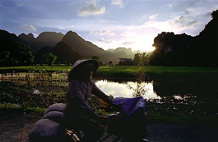 Coucher de soleil au Parc naturel de Tam Coc