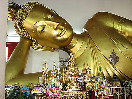 Bouddha couché de Nakhon Pathom