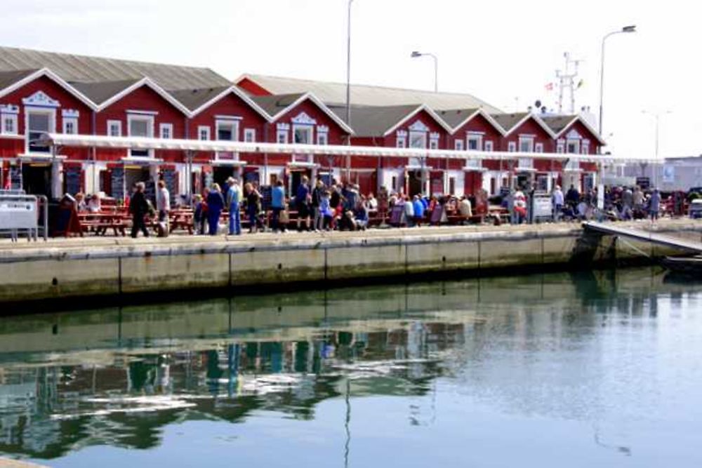 Restaurants et cafés sur le port de Skagen