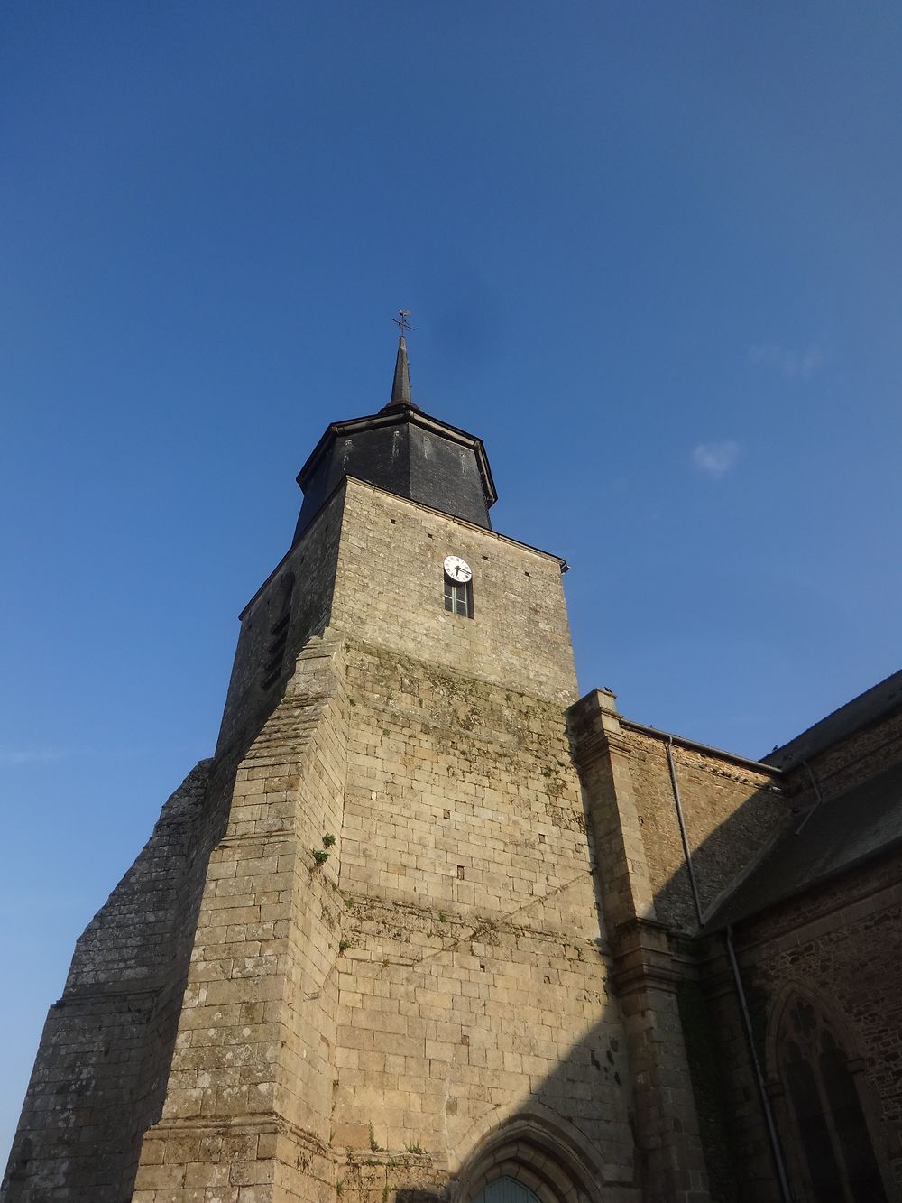 Clocher de l'église de Plénée Jugon