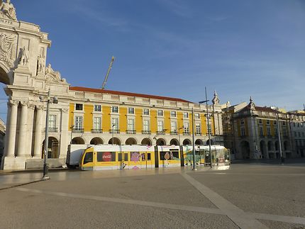 Le tram aussi est jaune, Lisbonne