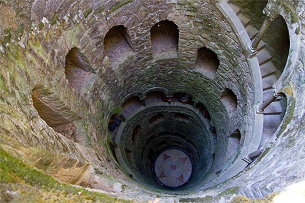 Sintra - Palais de la Regaleira - Le puits initiatique