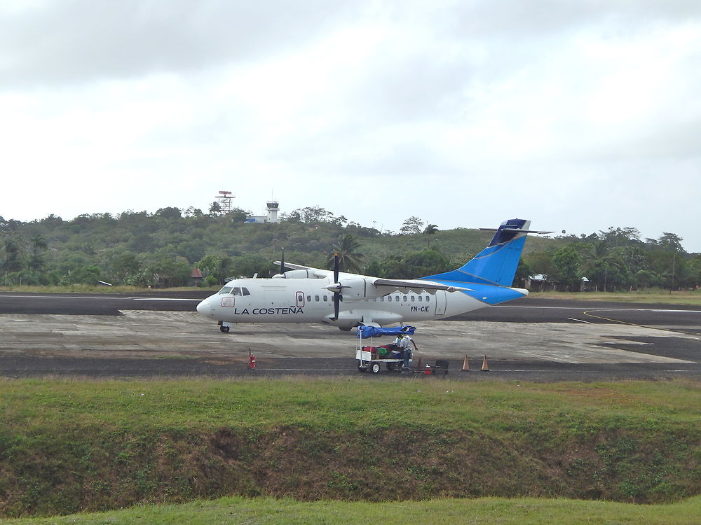 Bluefields - aéroport - Cie La Costena