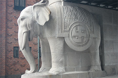 Un des quatre éléphants de la brasserie Carlsberg