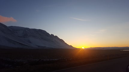 Soleil levant à Borganes, en Islande