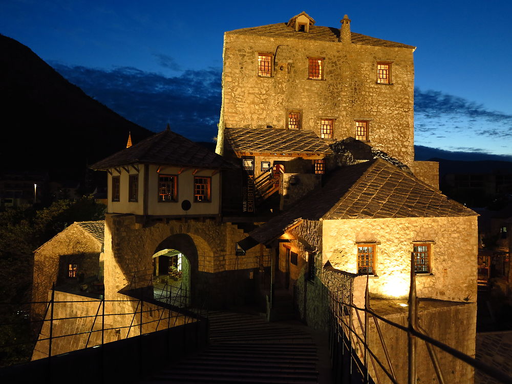 Sur le pont... de Mostar