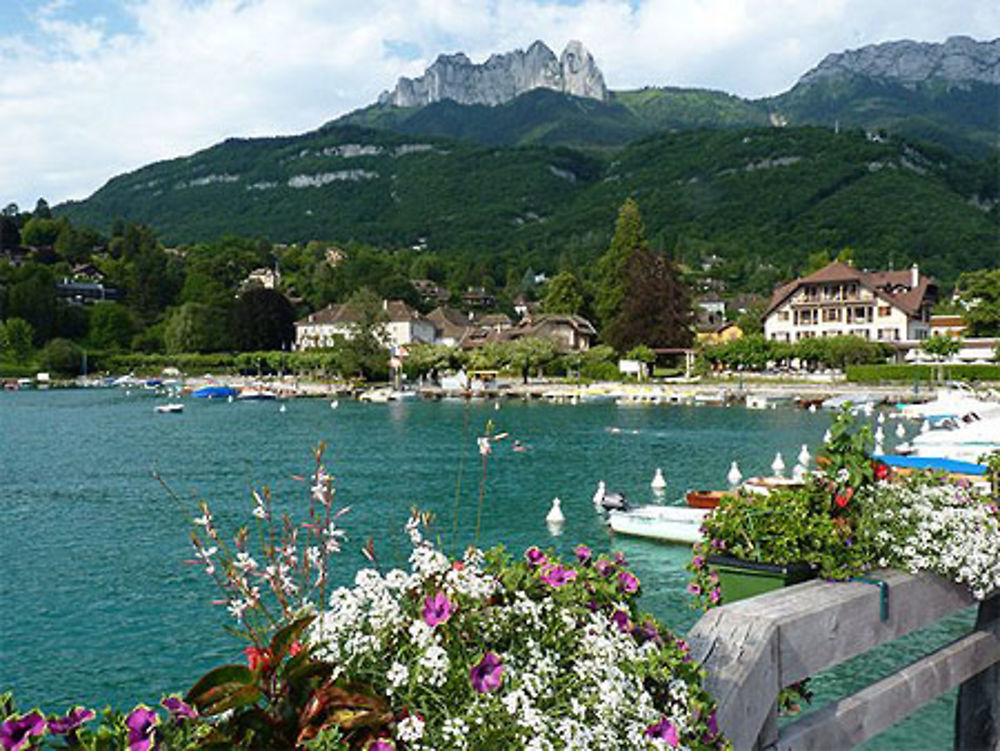 Une partie du Lac d'Annecy à Talloires