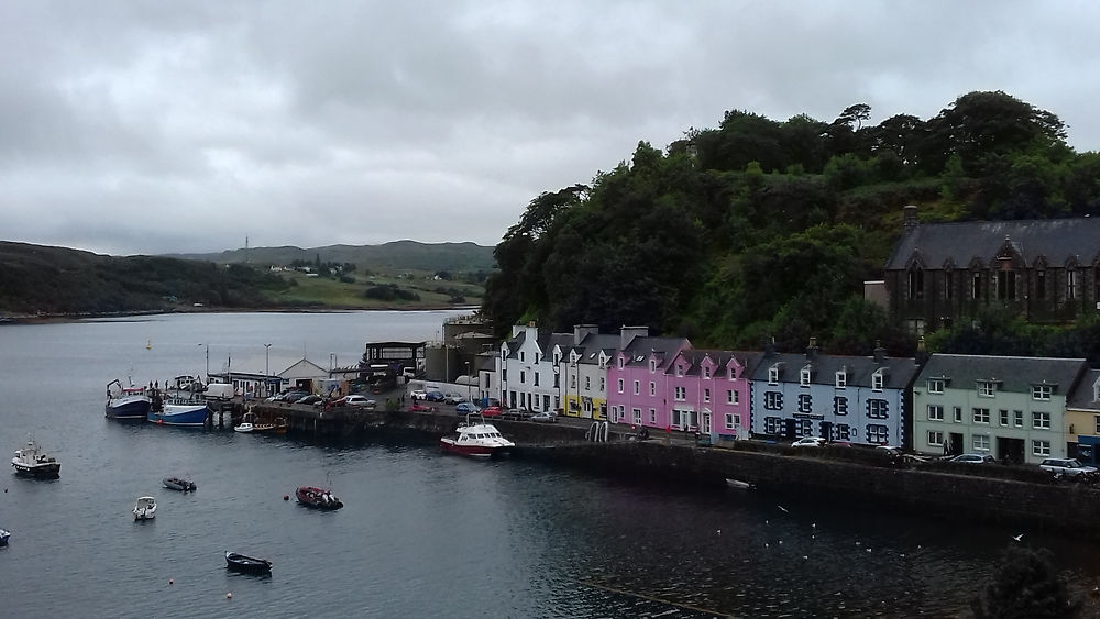 Port multicolore à Inverness en Ecosse