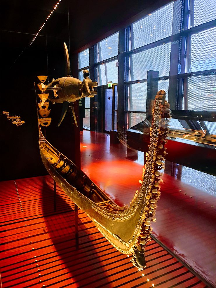 Magnifique barge de Papouasie, Musée du Quai Branly, Paris