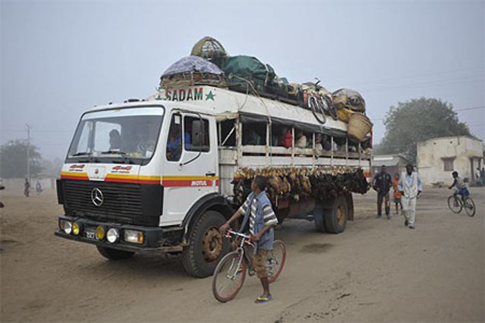 Taxi-be sur le départ à Ambovombe