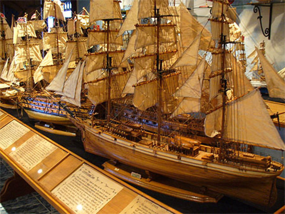 Fabrique de maquettes de bateaux