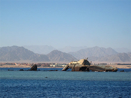 Bateau échoué sur Tiran Reef  (Red Sea)