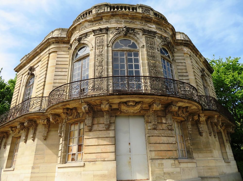 Le pavillon de Hanovre, Sceaux