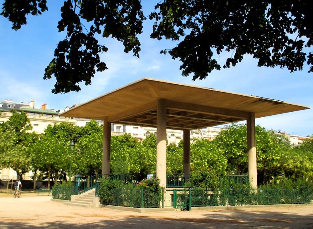 Le Kiosque du Champs de Mars