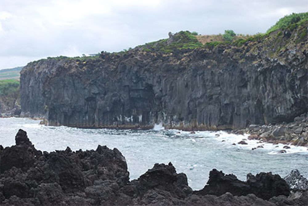 Falaises de Basalte, région Biscoitos, Terceira