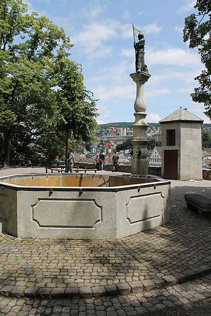 La fontaine au Lindenhof square