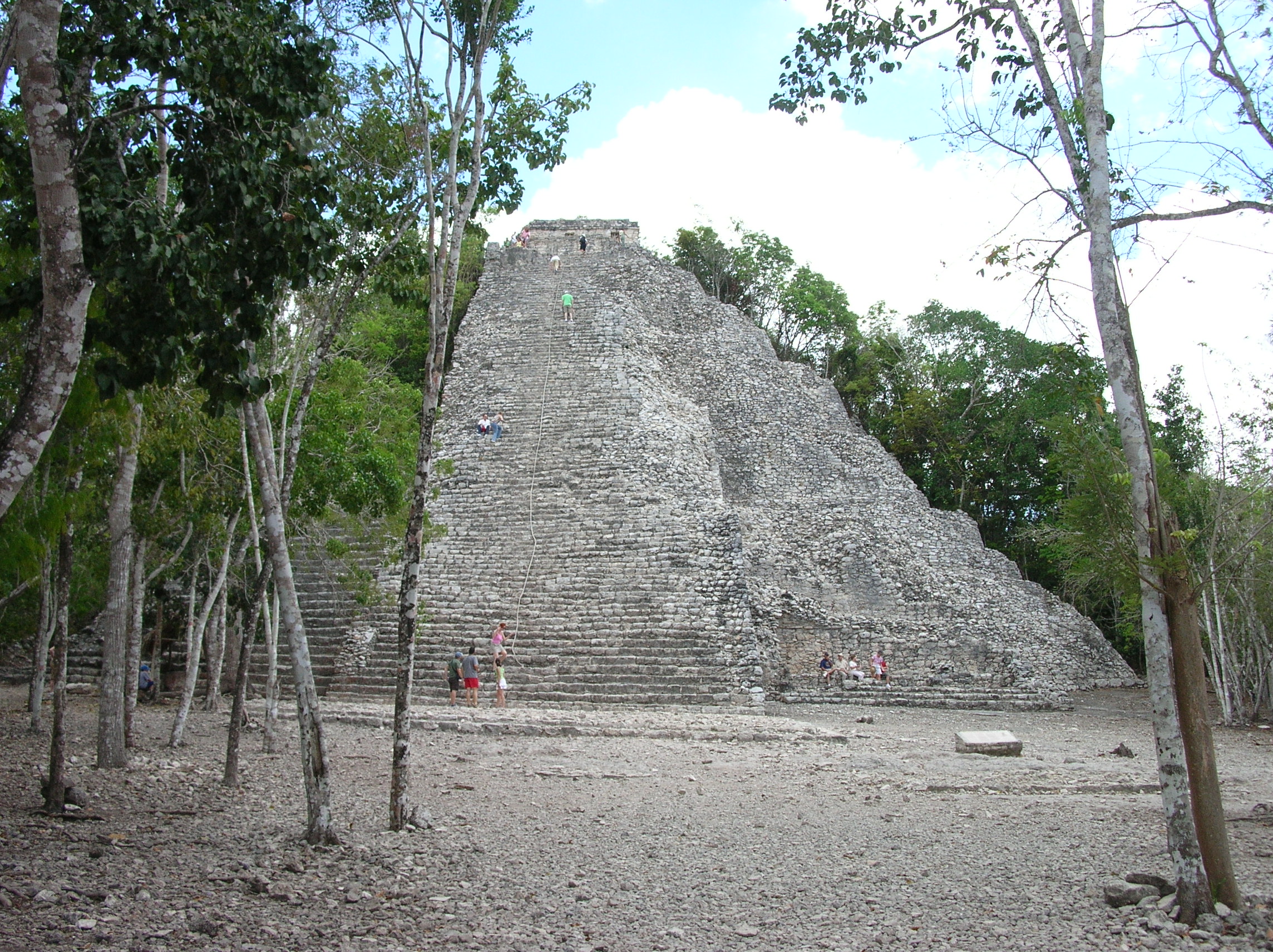 Cobá et pyramide Nohoch Mul, Mexique Cobá et pyramide Nohoch Mul, Mexique