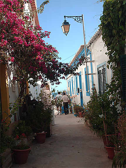 Ferragudo village de pêcheurs dans la région de l'Algarve au Portugal