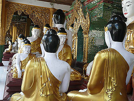 A la pagode Schwedagon