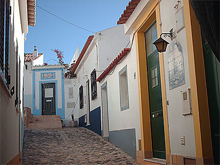 Ferragudo village de pêcheurs dans la région de l'Algarve au Portugal