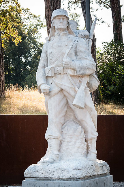 Besançon, Monument aux morts, Le Soldat