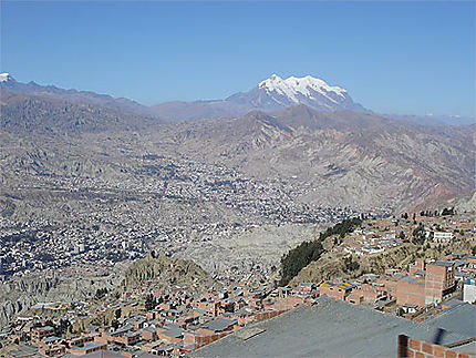 Vue de La Paz avec le Nevado Illimani