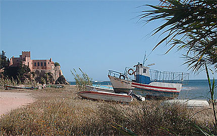 Ferragudo village de pêcheurs dans la région de l'Algarve au Portugal
