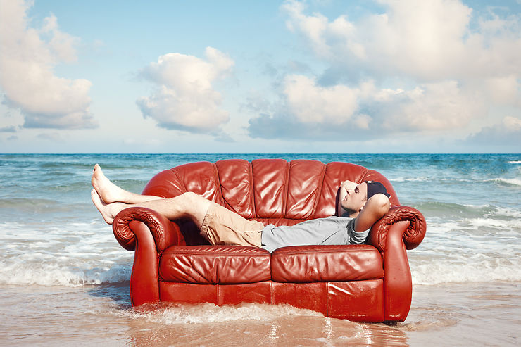 Hébergement pas cher en voyage : le couchsurfing