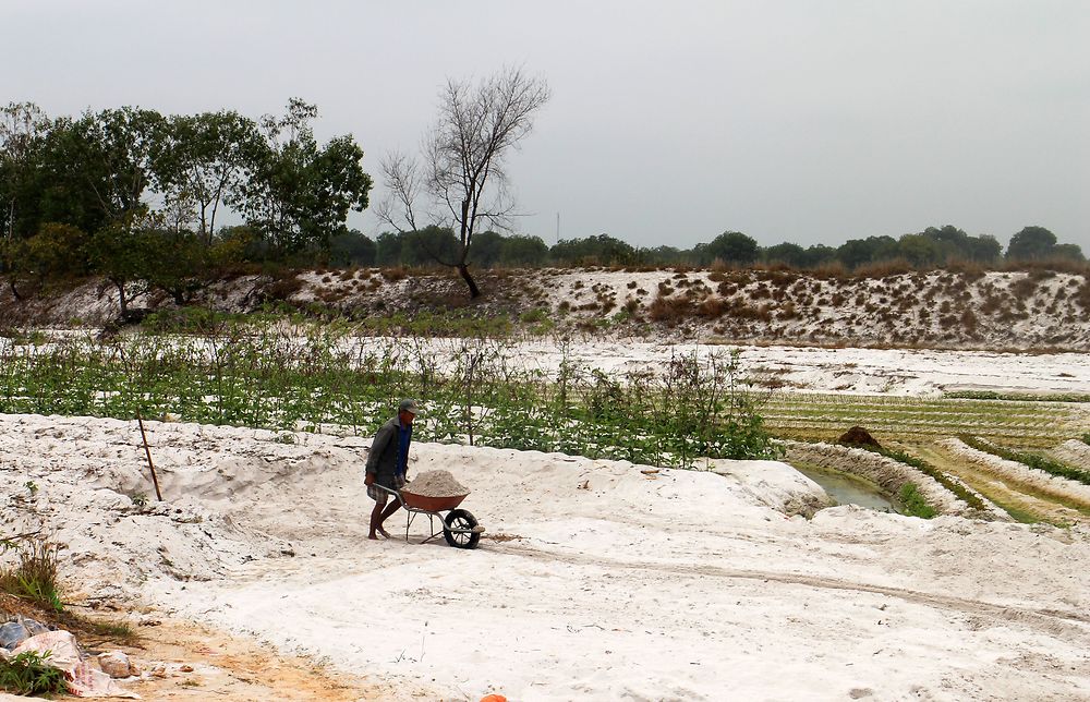 Salines près du village de Tam Thanh