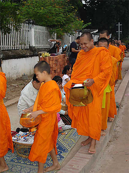 Offrande aux moines