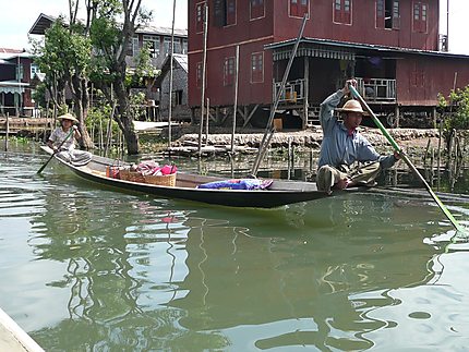Birmanie - En route vers le marché (Lac Inle)