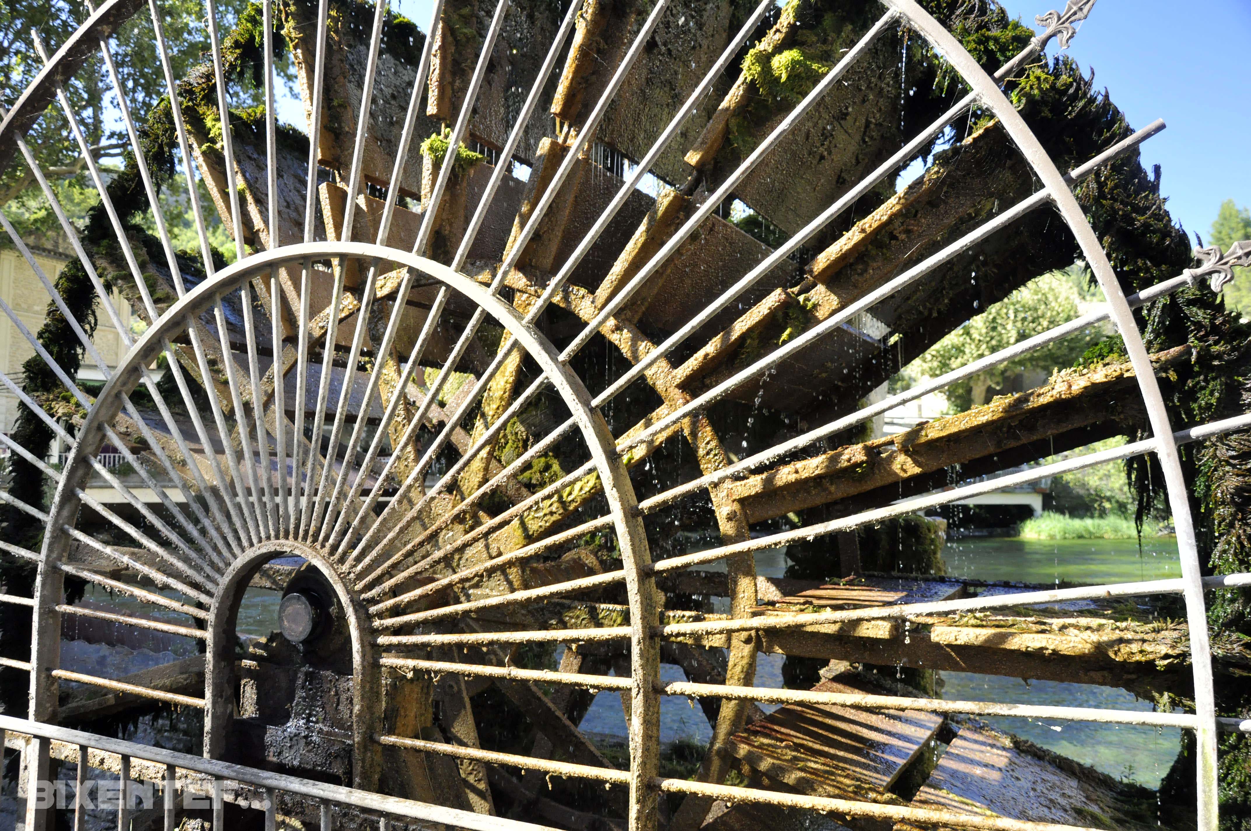 Roue à Fontaine-de-Vaucluse Roue à Fontaine-de-Vaucluse