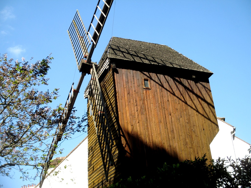 Le moulin de la galette Le moulin de la galette