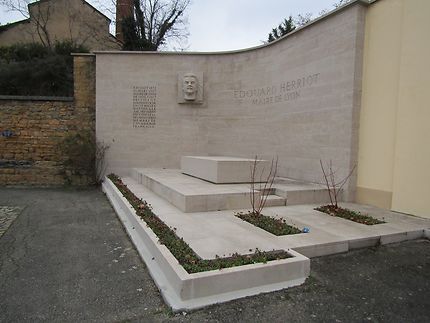 Monument à Edouard Herriot, cimetière de Loyasse