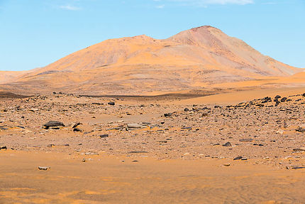 Tadrart - Une montagne envahie par le sable...