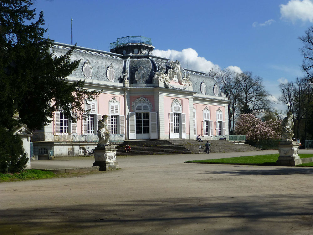 Profil du chateau de Benrath