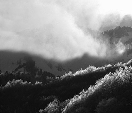 Contre jour Dans Les Hautes Pyr n es Noir Et Blanc Montagne contre-jour-dans-les-hautes-pyr-n-es-noir-et-blanc-montagne