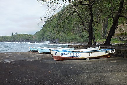 Barques à l'Anse des Cascades