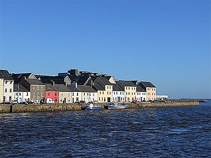 Front de mer coloré à Galway