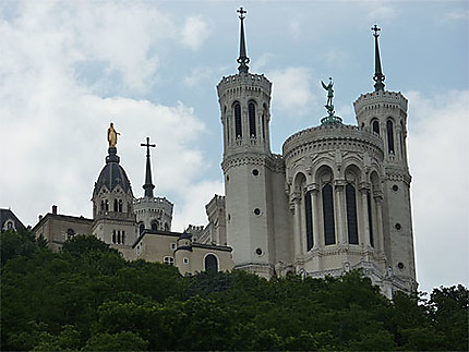 Basilique de Fourvière depuis Saint Jean
